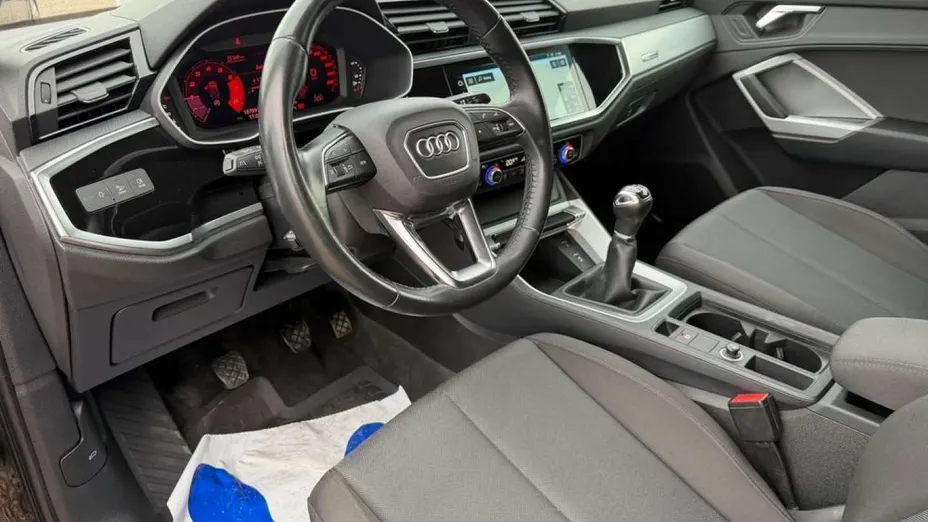 AUDI Q3 -