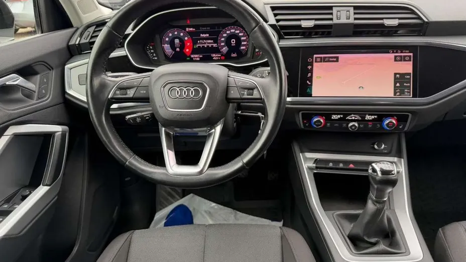 AUDI Q3 -
