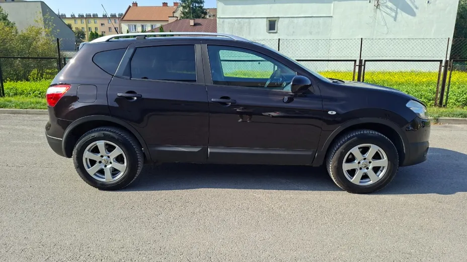 NISSAN Qashqai -