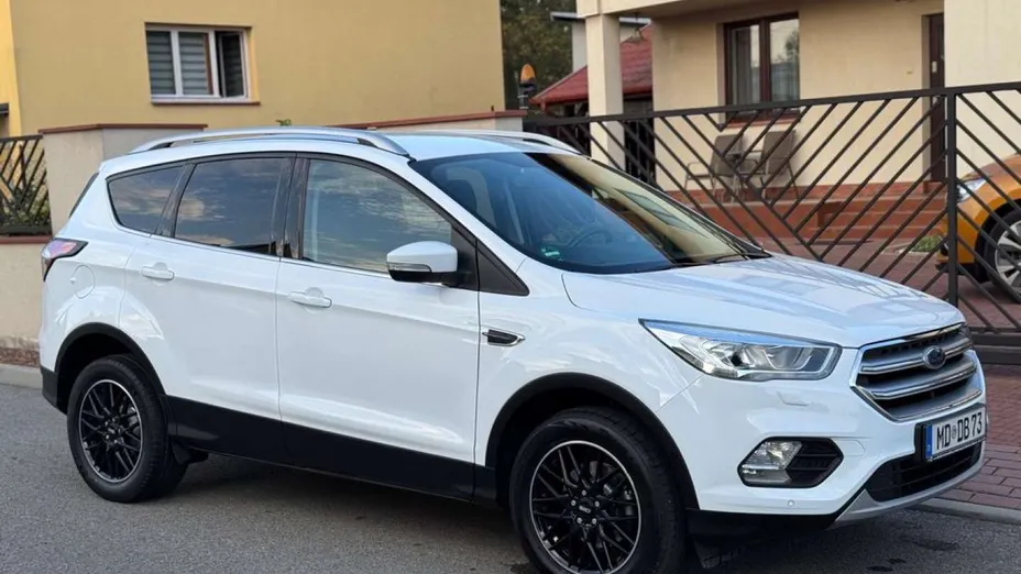 FORD Kuga -