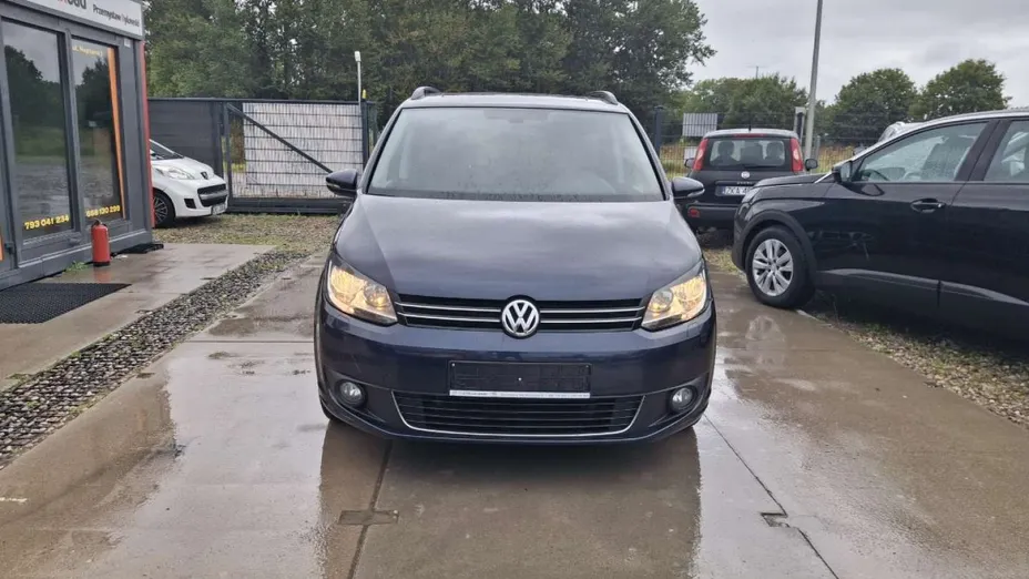 VOLKSWAGEN Touran -