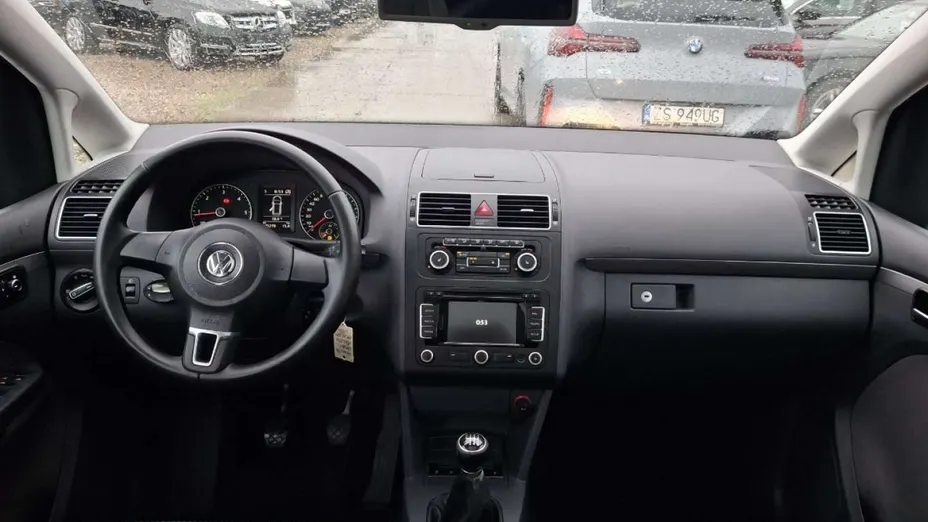 VOLKSWAGEN Touran -