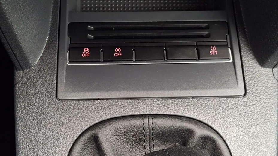 VOLKSWAGEN Touran -