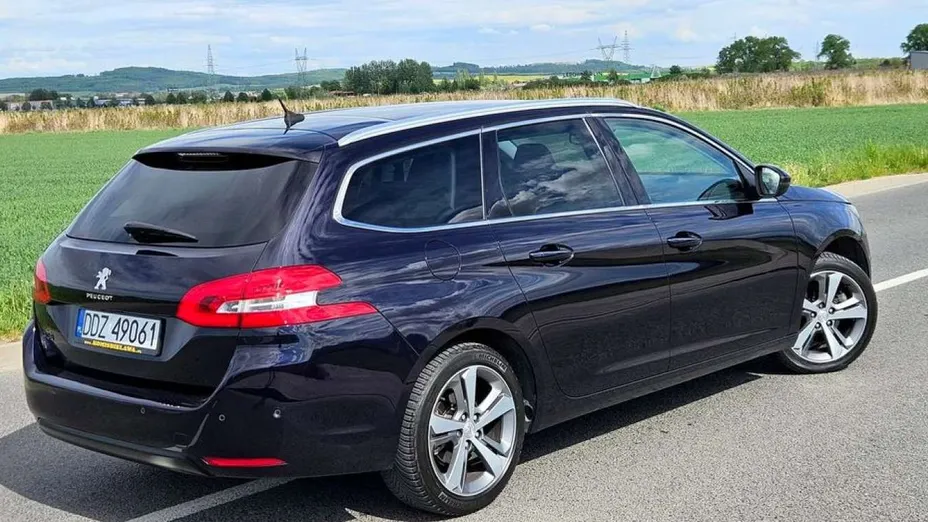 PEUGEOT 308 -