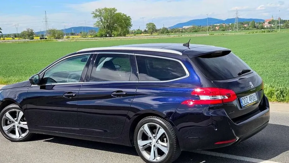 PEUGEOT 308 -