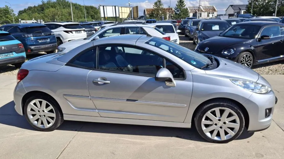 PEUGEOT 207 -