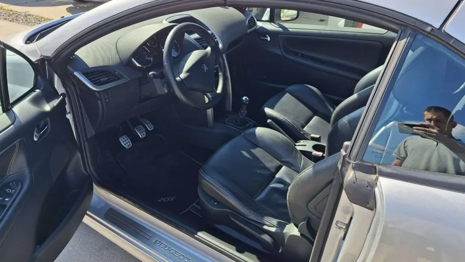 PEUGEOT 207 -