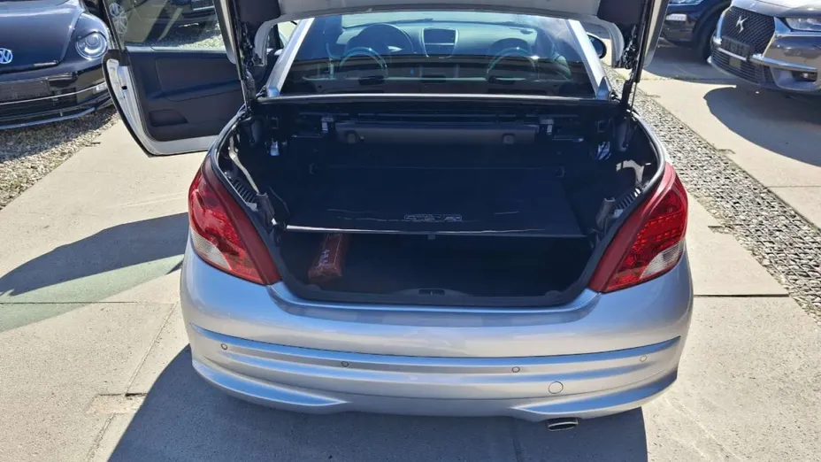 PEUGEOT 207 -