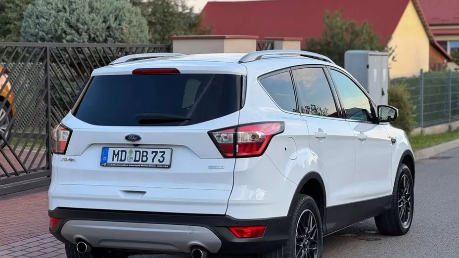 FORD Kuga -