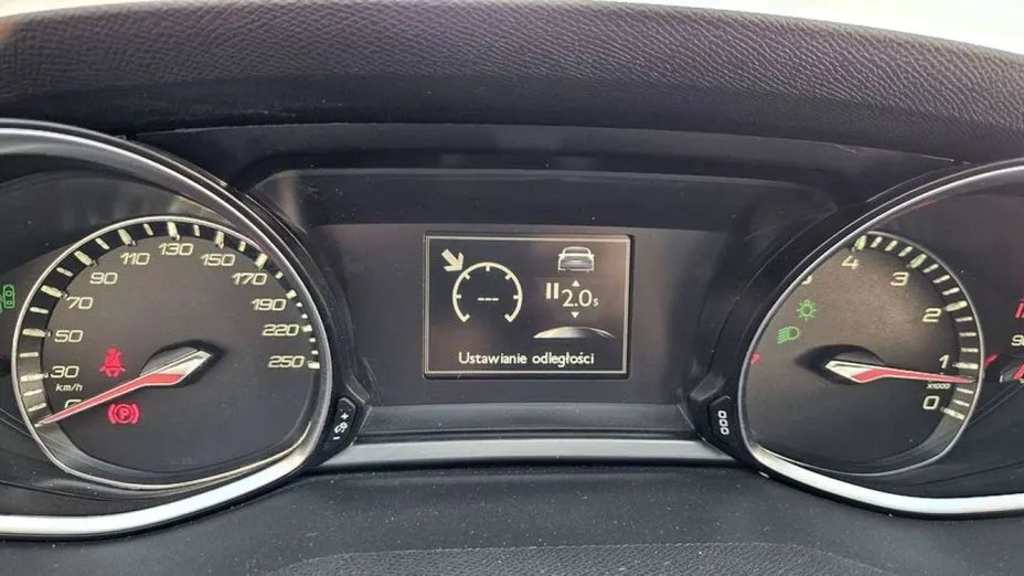PEUGEOT 308 -