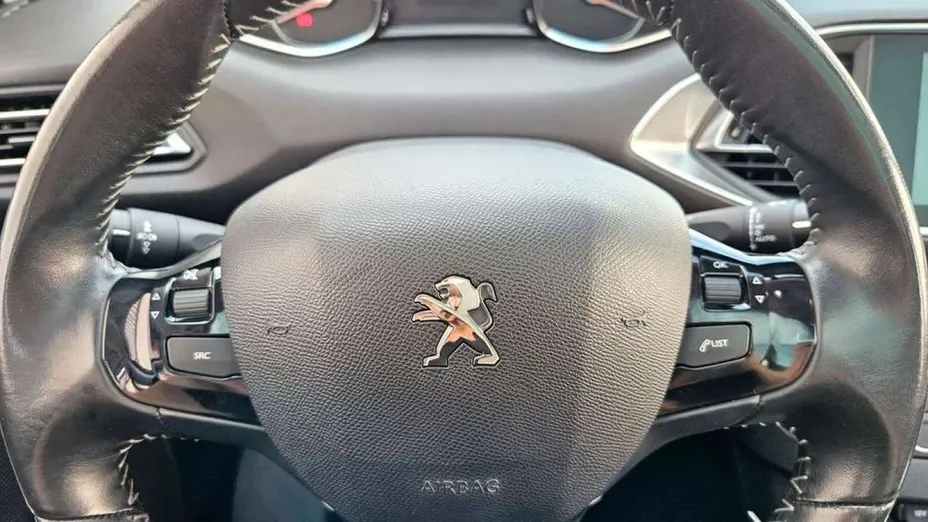 PEUGEOT 308 -