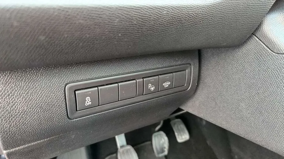 PEUGEOT 308 -
