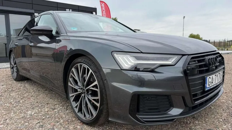 AUDI A6 -