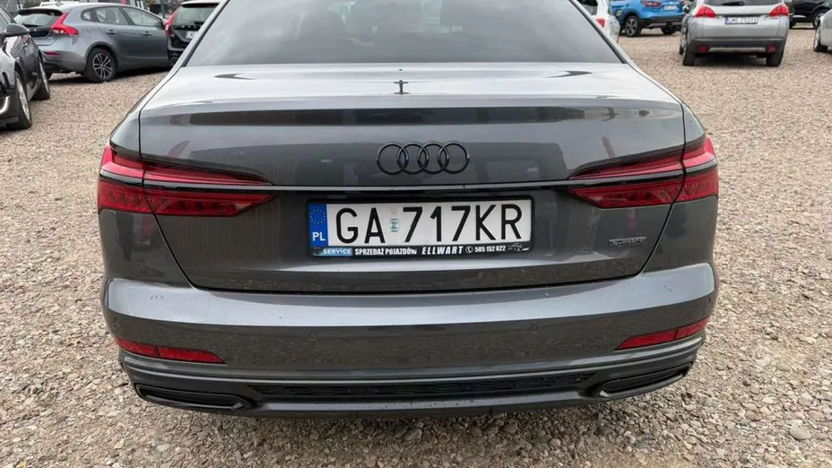 AUDI A6 -