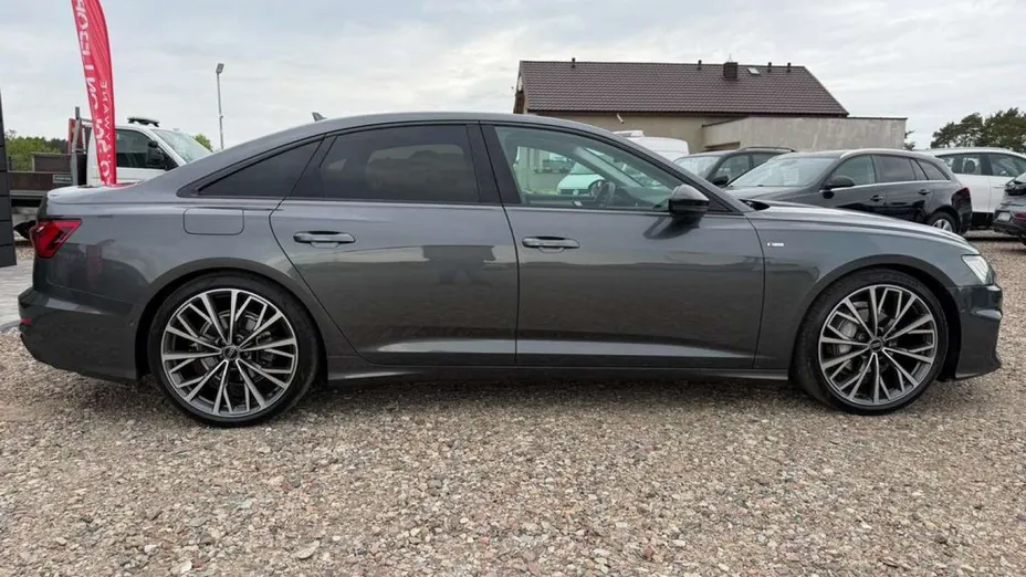 AUDI A6 -