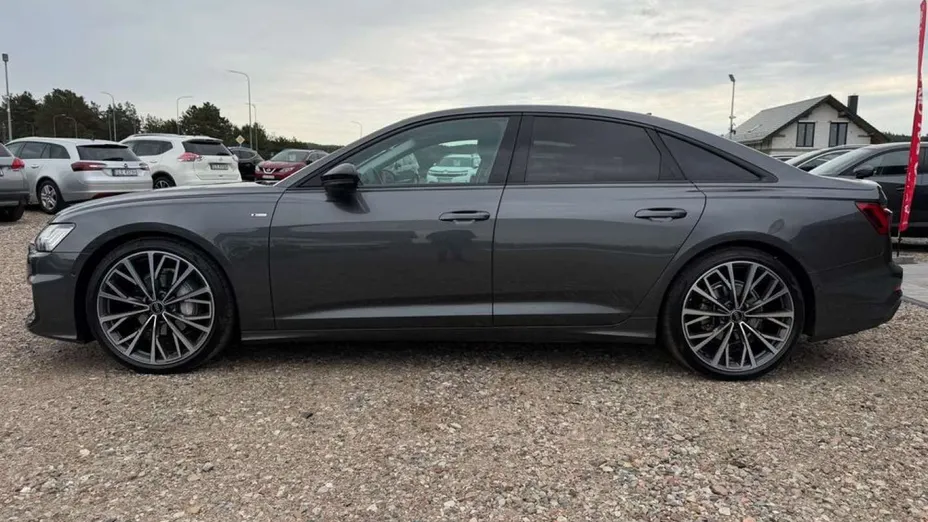 AUDI A6 -