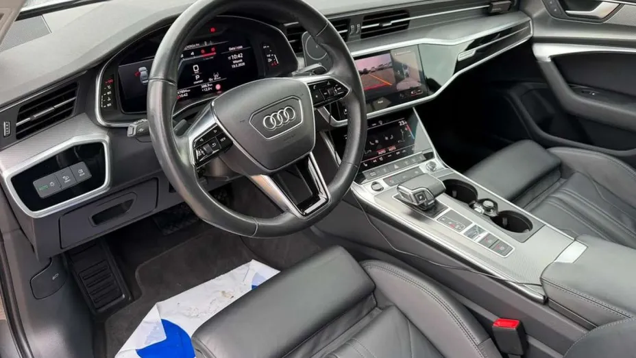 AUDI A6 -