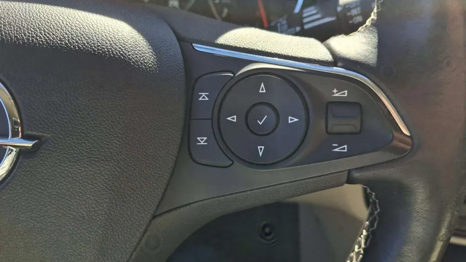 OPEL Insignia -