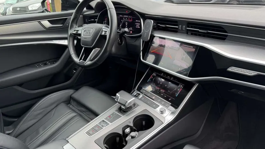 AUDI A6 -