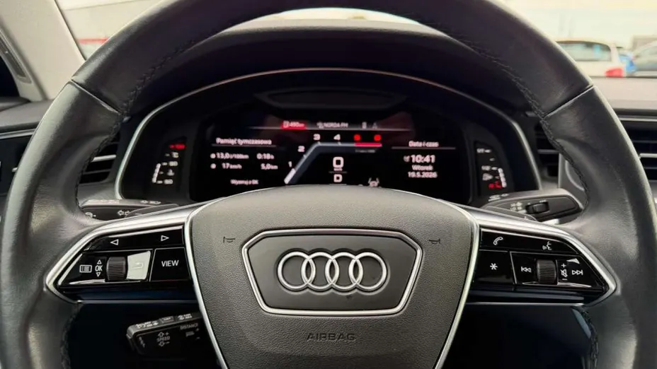 AUDI A6 -