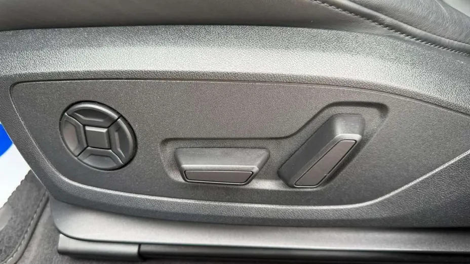 AUDI A6 -