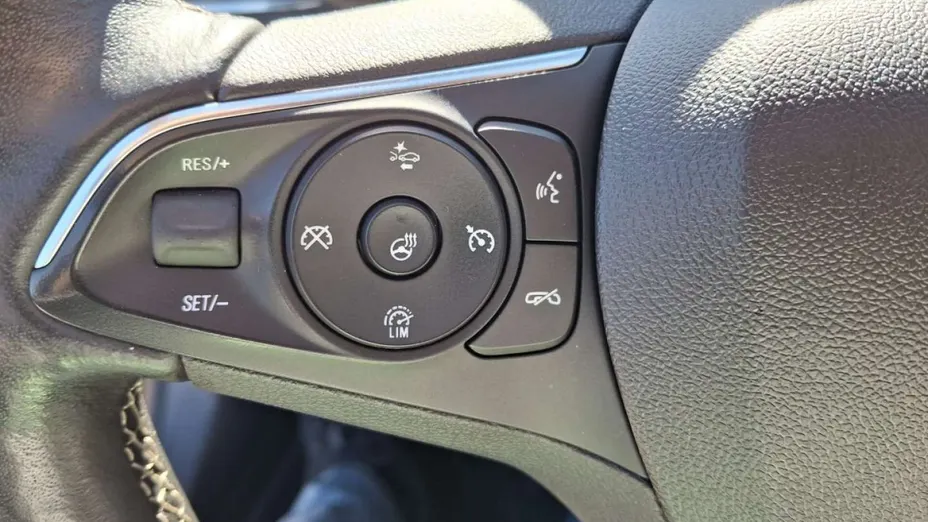 OPEL Insignia -