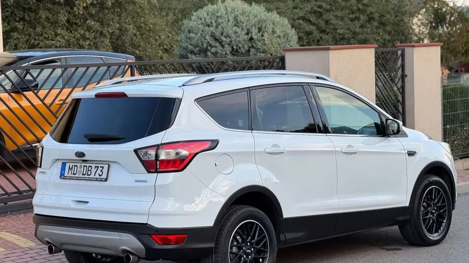 FORD Kuga -