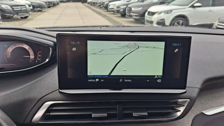 PEUGEOT 5008 -