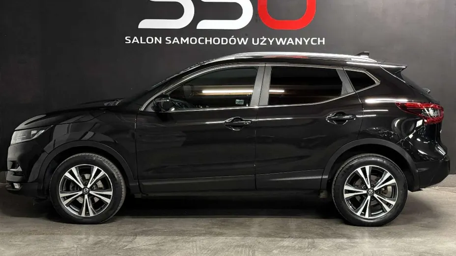 NISSAN Qashqai -