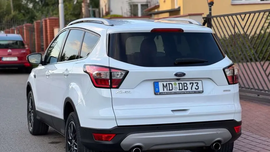 FORD Kuga -