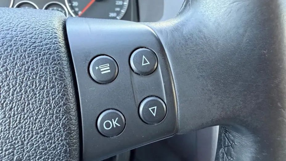 VOLKSWAGEN Touran -