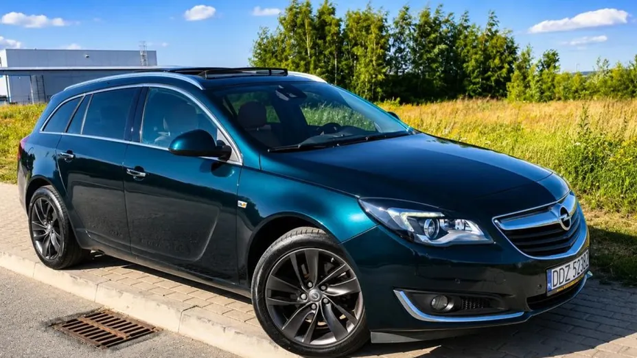 OPEL Insignia -