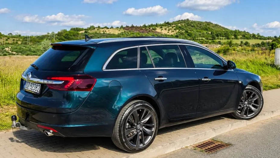 OPEL Insignia -