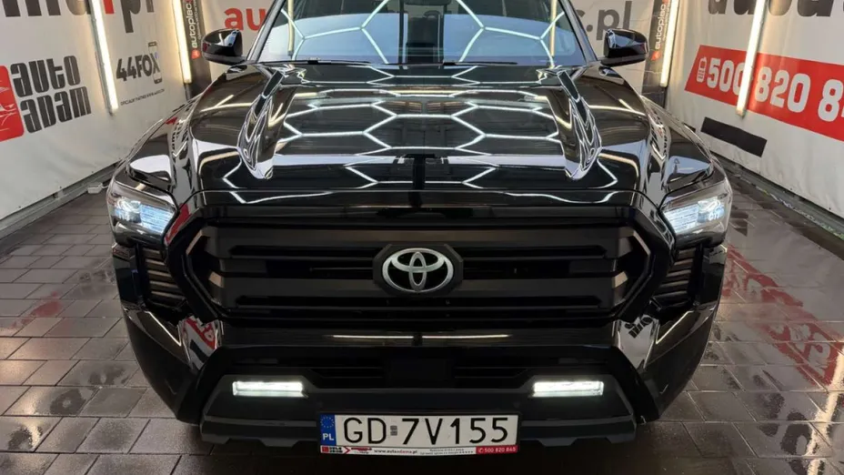TOYOTA Tacoma -