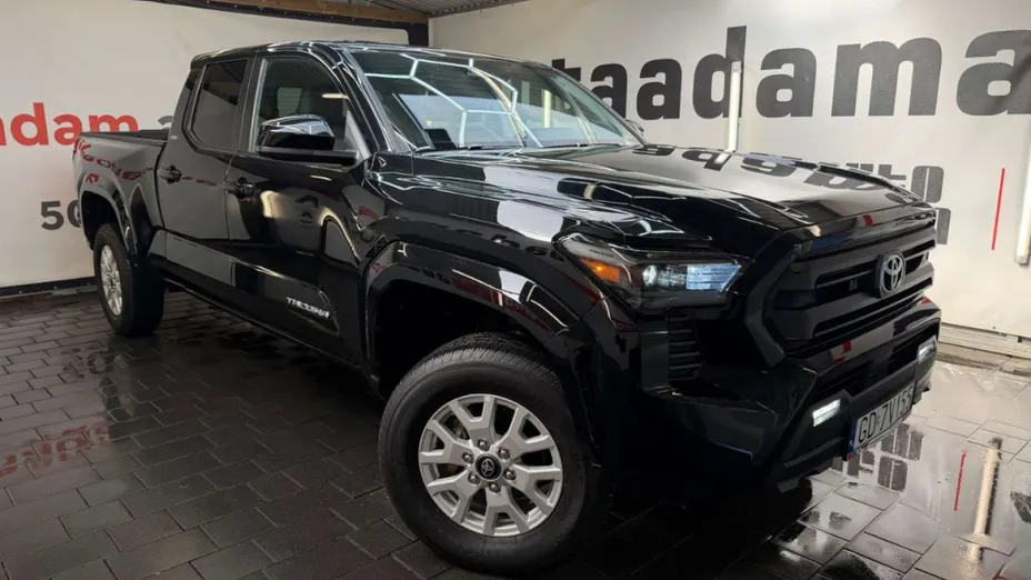 TOYOTA Tacoma -