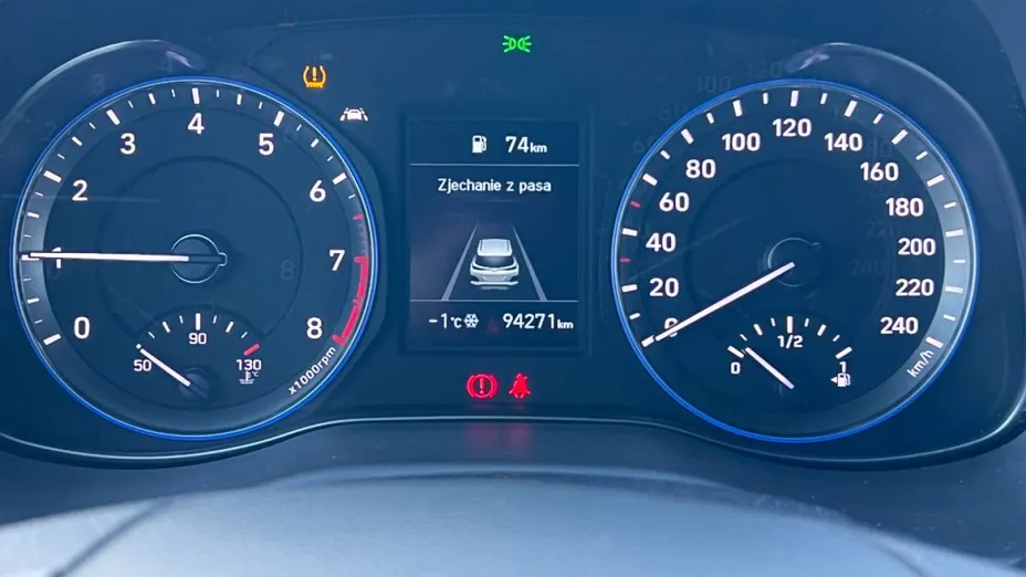 HYUNDAI Kona -