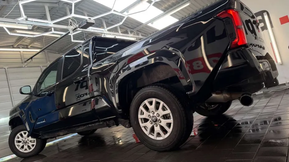 TOYOTA Tacoma -
