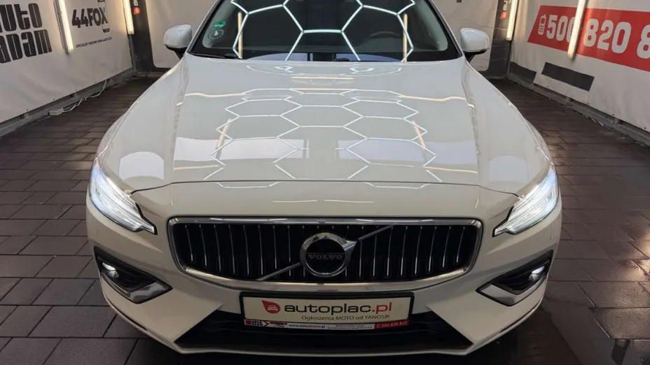 VOLVO V60 -