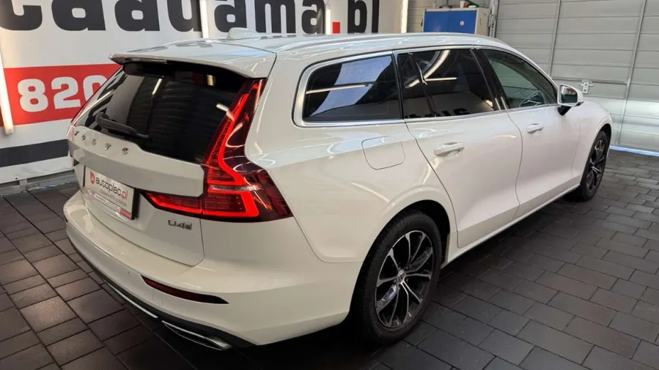 VOLVO V60 -