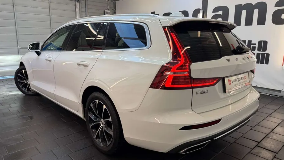 VOLVO V60 -
