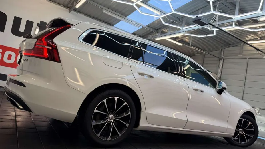 VOLVO V60 -