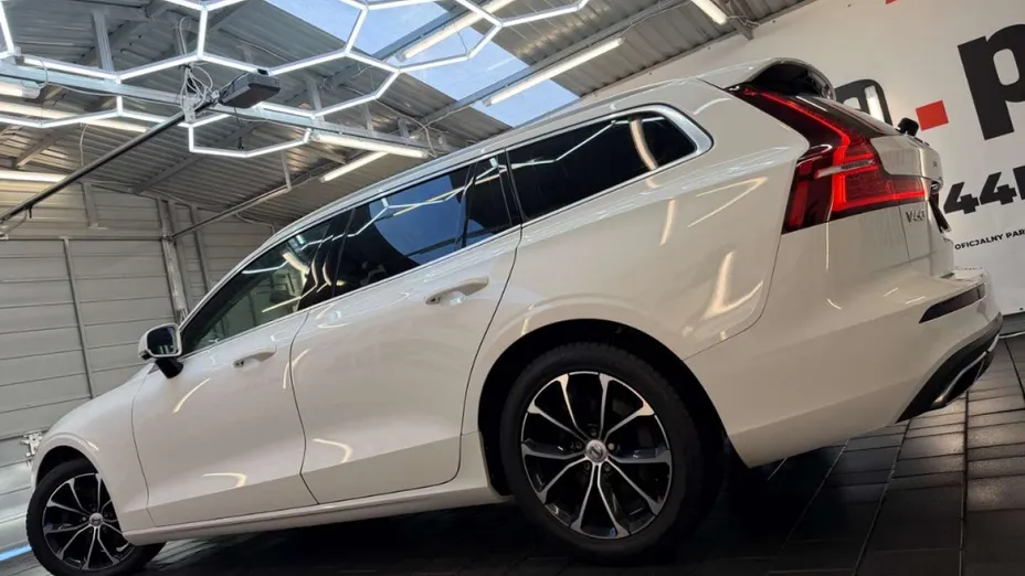 VOLVO V60 -
