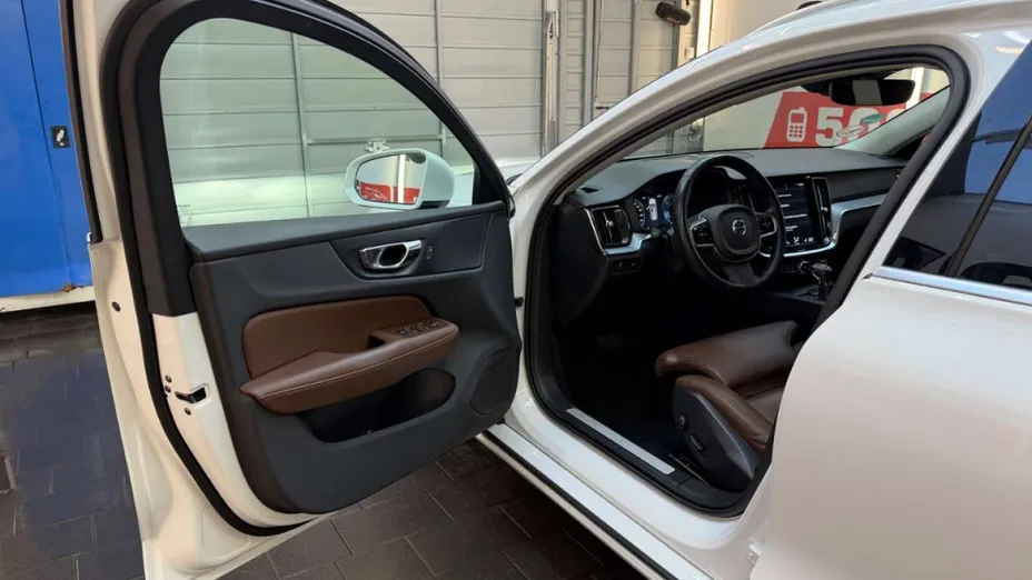 VOLVO V60 -