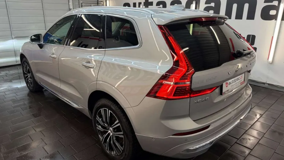 VOLVO XC60 -