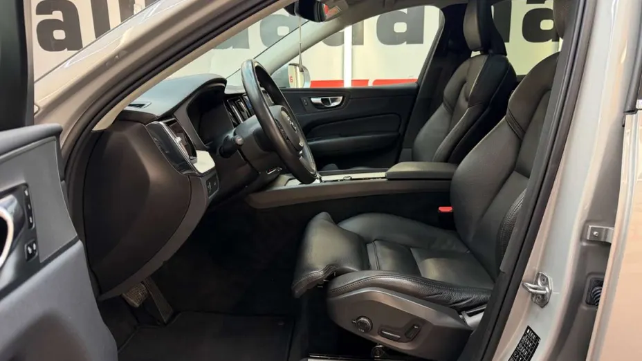 VOLVO XC60 -