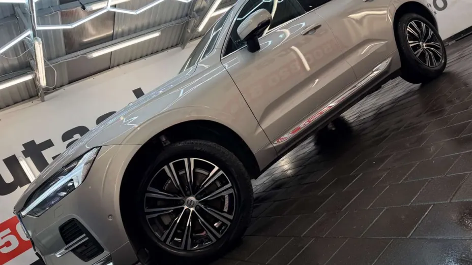 VOLVO XC60 -