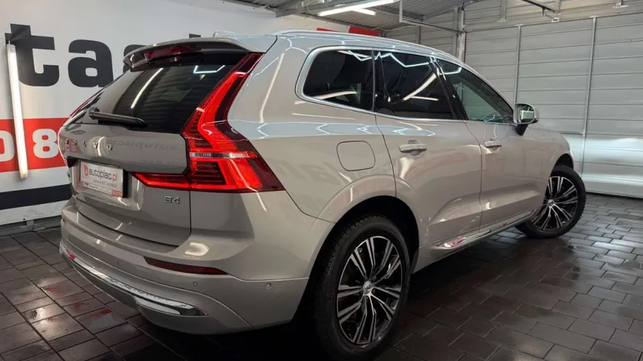 VOLVO XC60 -