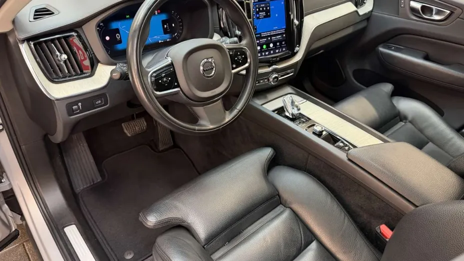 VOLVO XC60 -