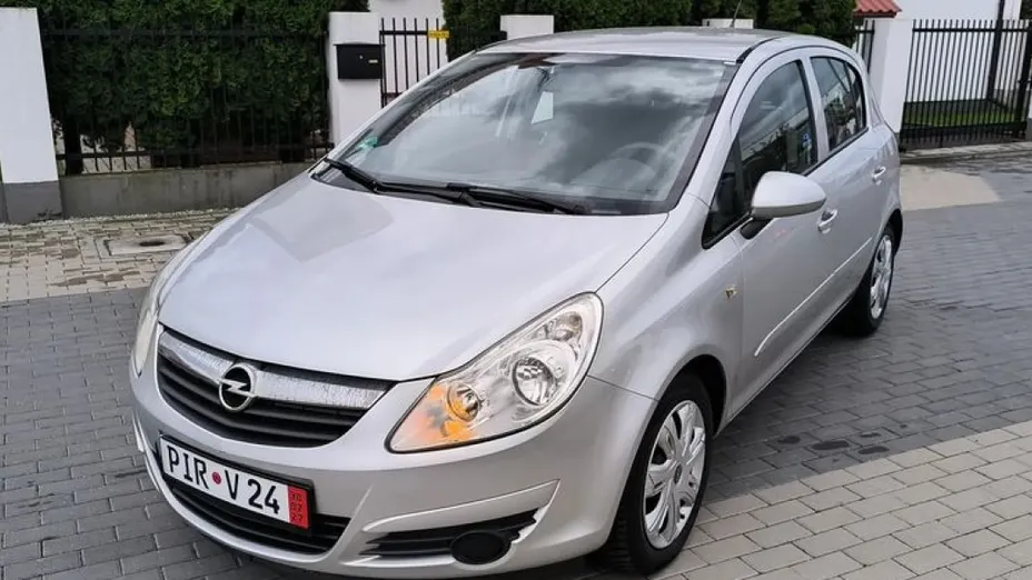 OPEL Corsa -