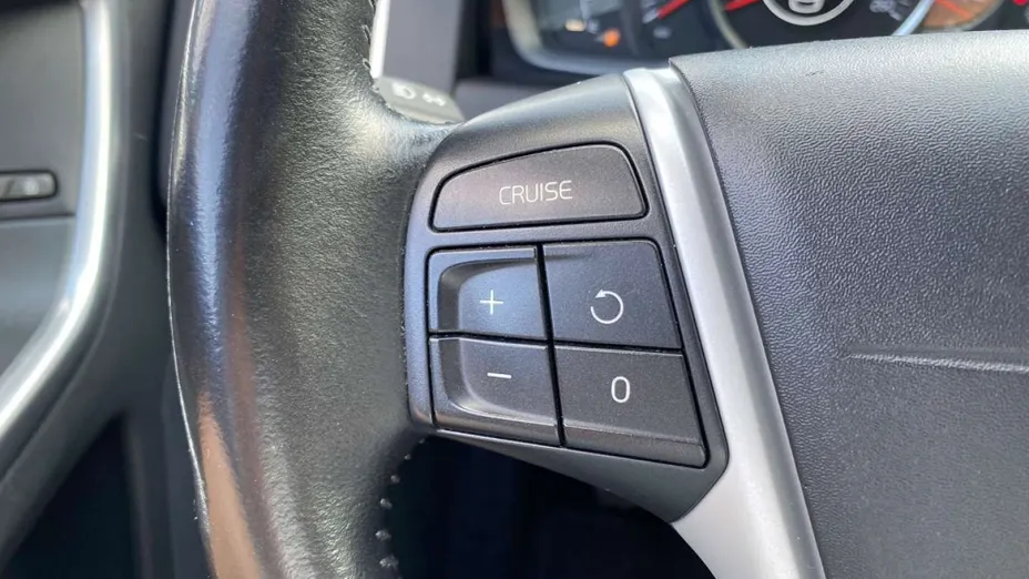 VOLVO XC60 -